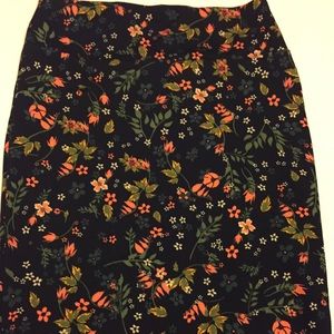 Medium LuLaRoe Cassie skirt